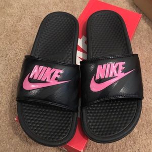 NIKE SLIDES FOR LADIES